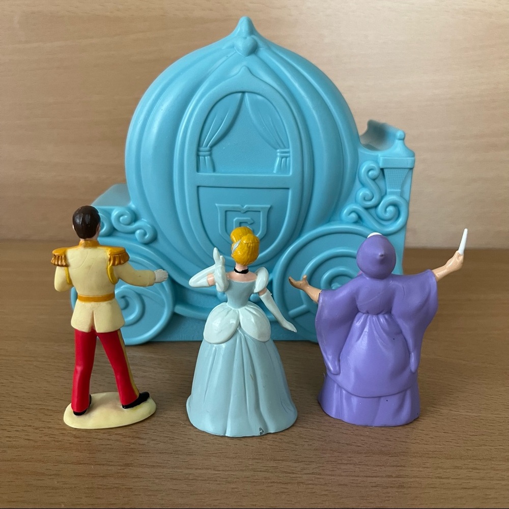 3 Cinderella Figures + Folding Playset Disney Princess Compact Once Upon a Time - Picture 8 of 10